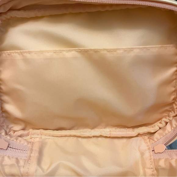 Chanel cosmetic bag - Picture 4 of 4